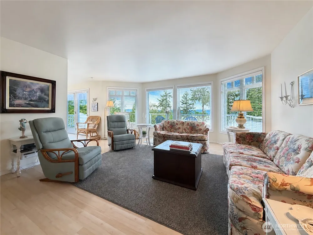 38 M Cascade Drive Hat Island, WA 98206