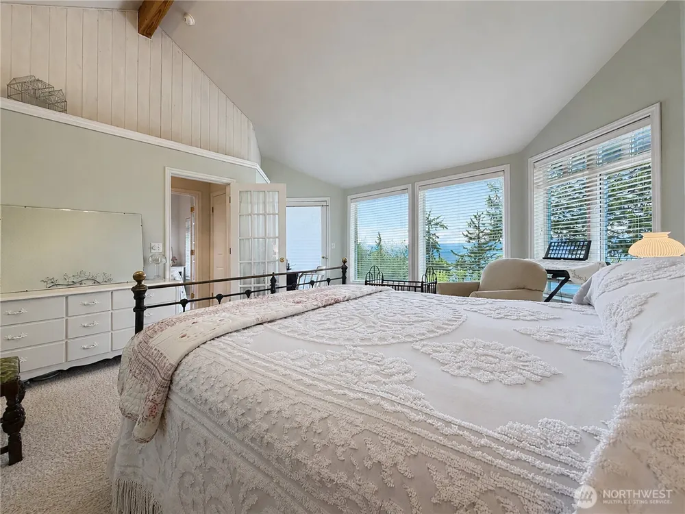 38 M Cascade Drive Hat Island, WA 98206