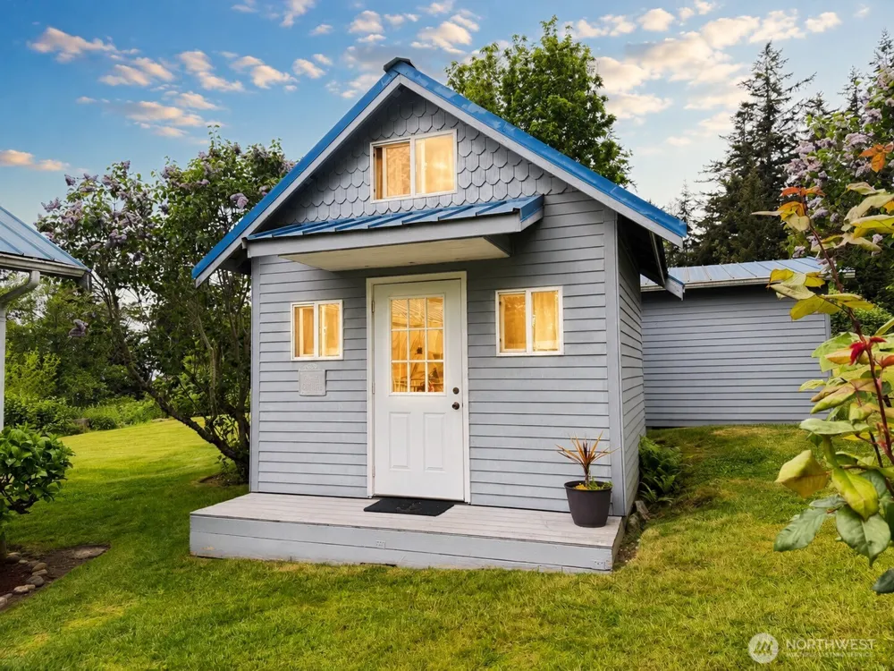 38 M Cascade Drive Hat Island, WA 98206