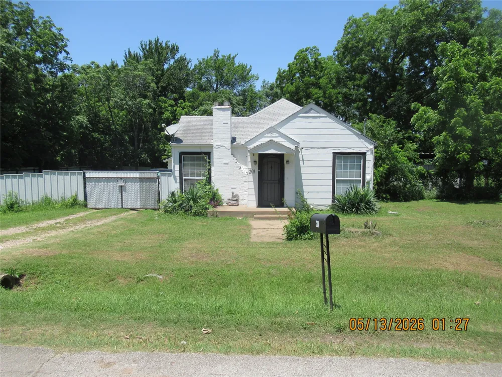 201 E Dallas Street Hutchins, TX 75141