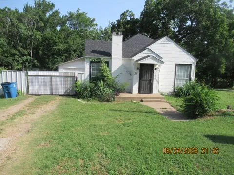 201 E Dallas Street