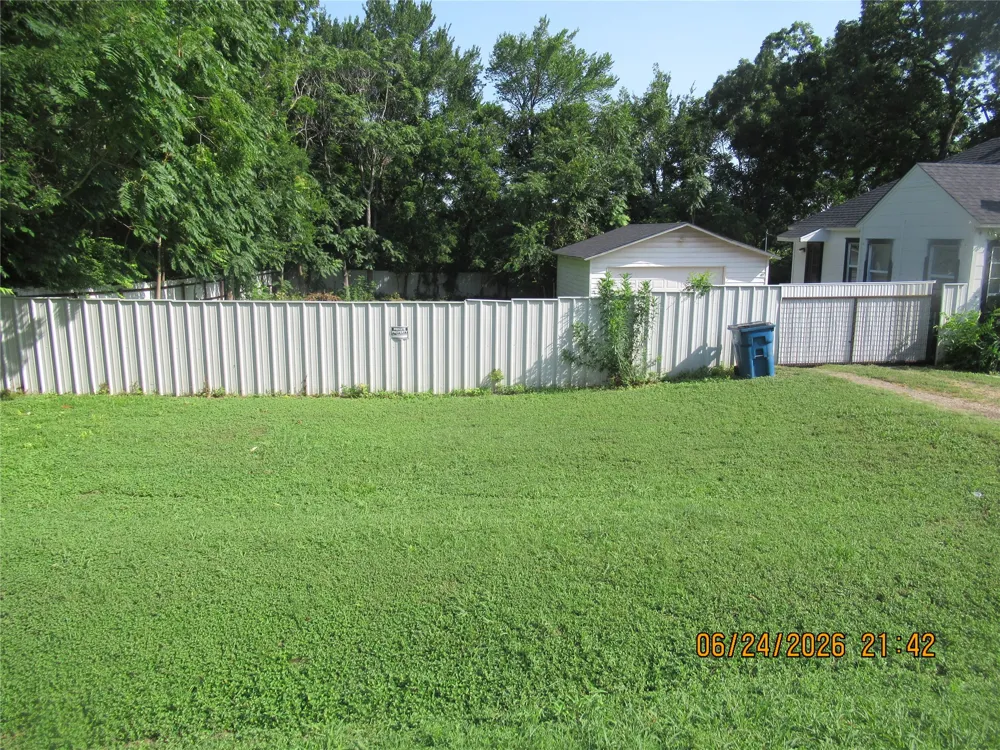 201 E Dallas Street Hutchins, TX 75141