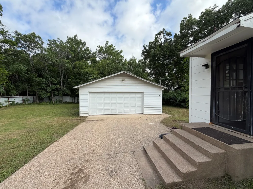 201 E Dallas Street Hutchins, TX 75141