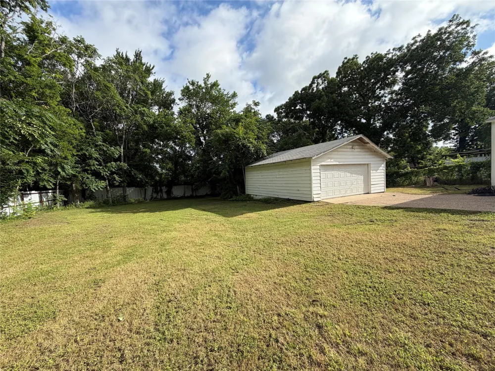 201 E Dallas Street Hutchins, TX 75141