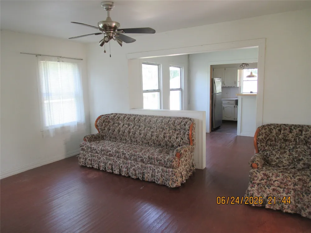 201 E Dallas Street Hutchins, TX 75141