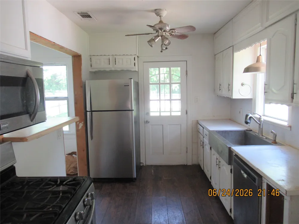 201 E Dallas Street Hutchins, TX 75141