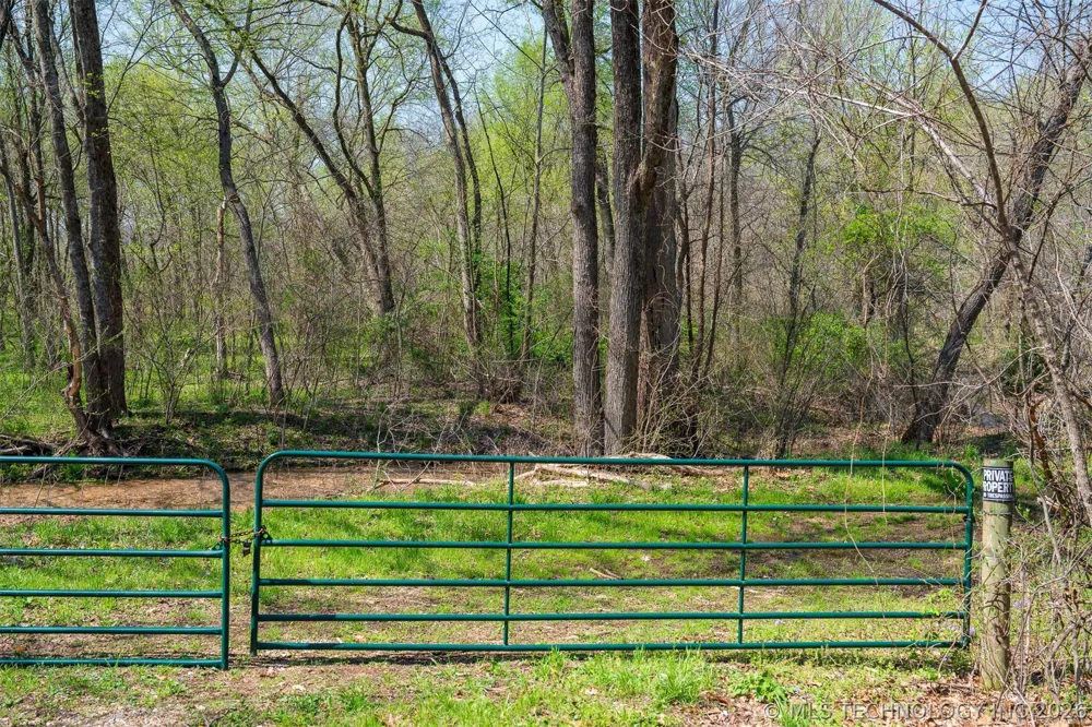 8 S 4530 ROAD Eucha, OK 74342