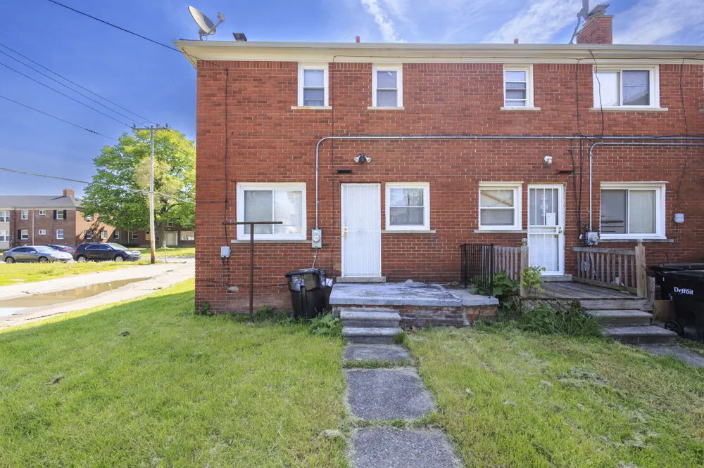 9521 Brace Street Detroit, MI 48228