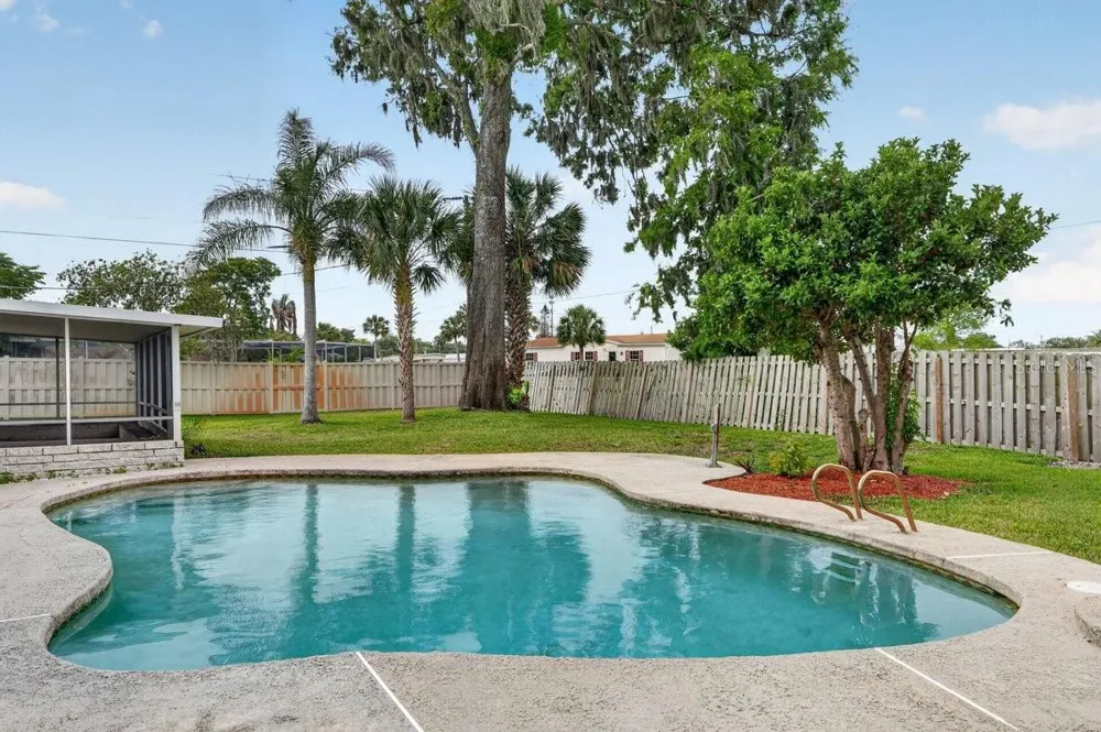 2342 CITRUS AVENUE South Daytona, FL 32119