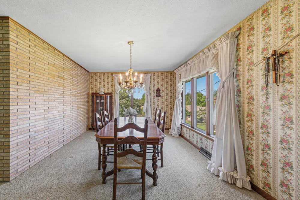 808 Hillcrest Drive Montgomery, MN 56069
