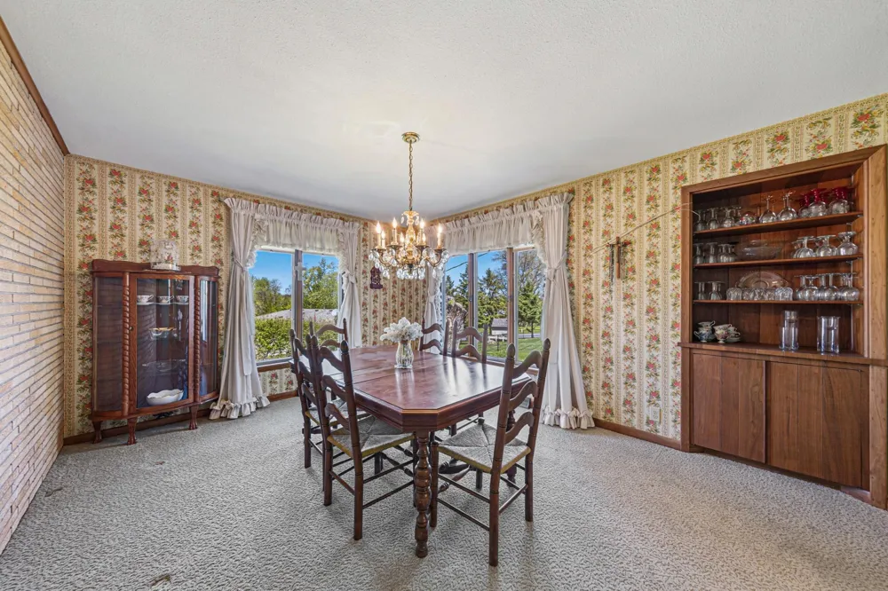 808 Hillcrest Drive Montgomery, MN 56069