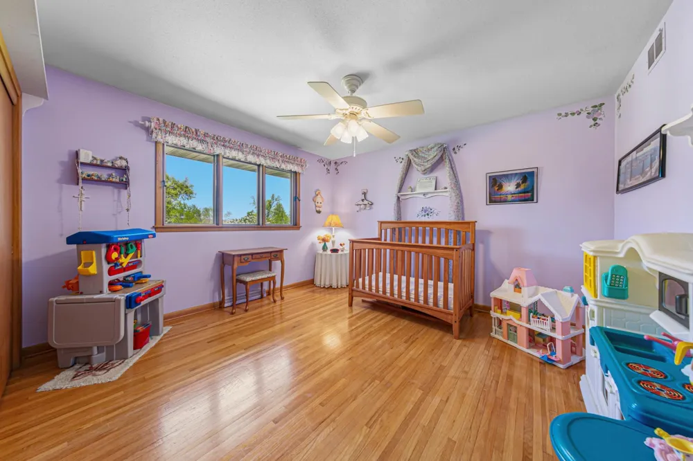 808 Hillcrest Drive Montgomery, MN 56069