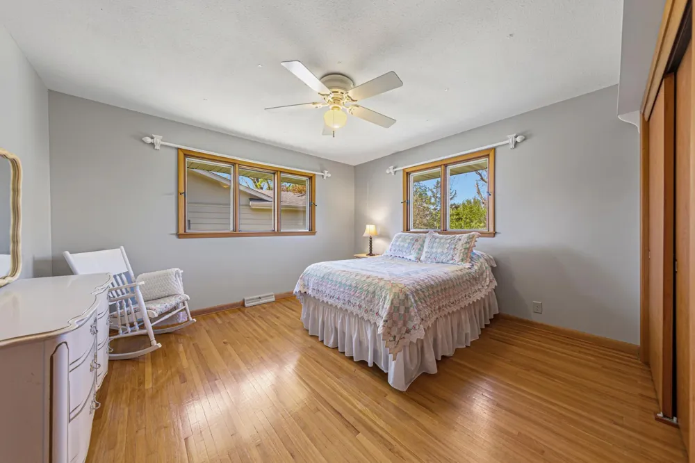 808 Hillcrest Drive Montgomery, MN 56069
