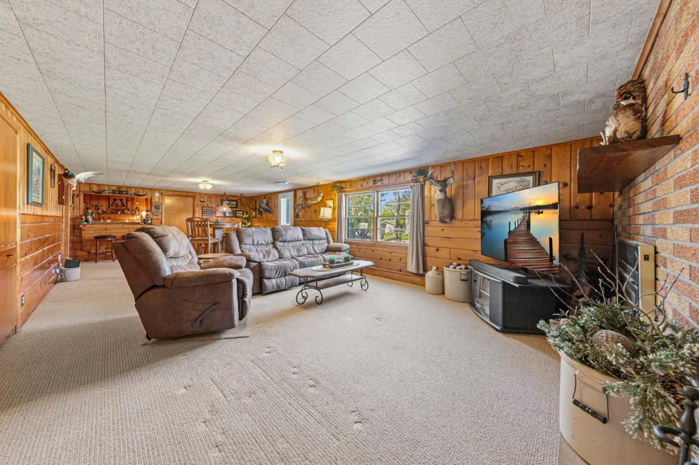 808 Hillcrest Drive Montgomery, MN 56069