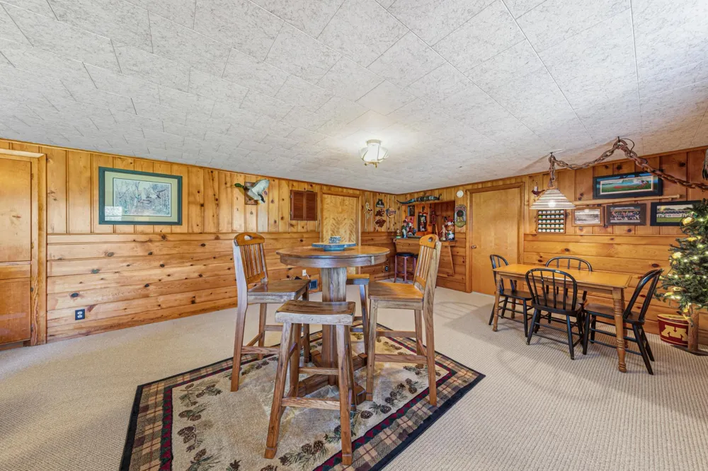 808 Hillcrest Drive Montgomery, MN 56069