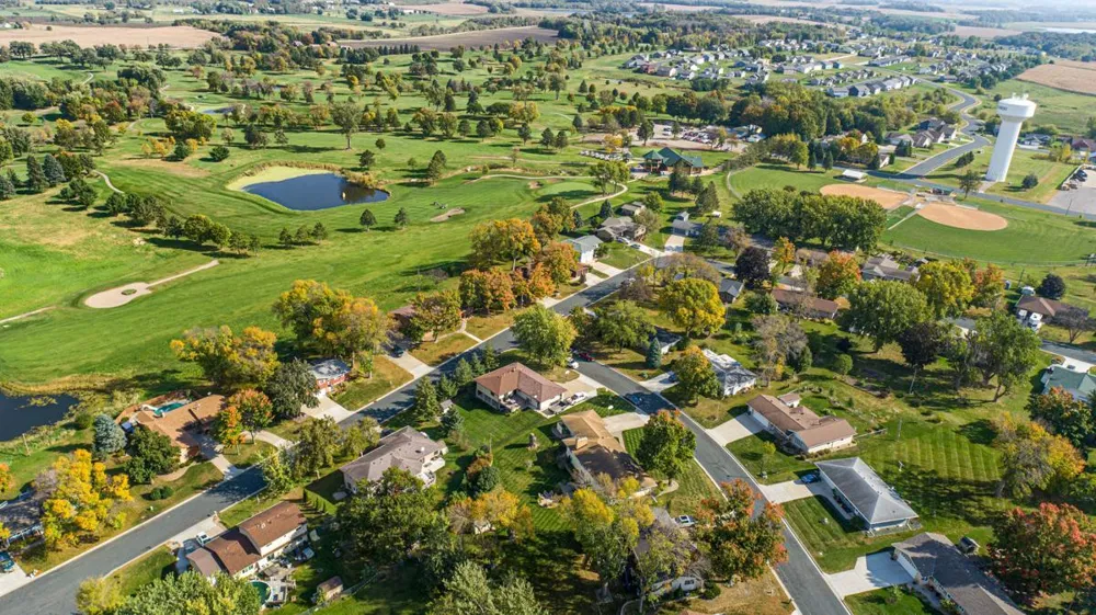 808 Hillcrest Drive Montgomery, MN 56069