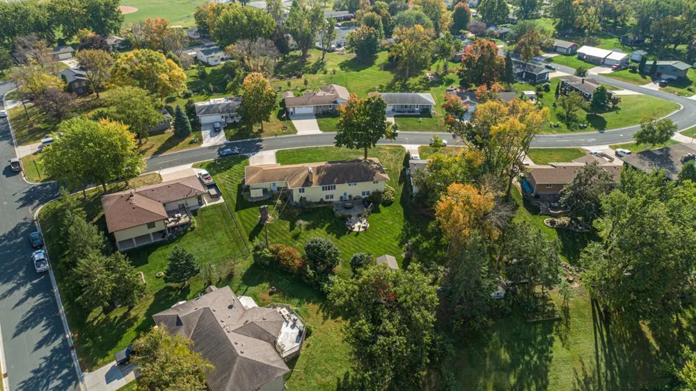 808 Hillcrest Drive Montgomery, MN 56069