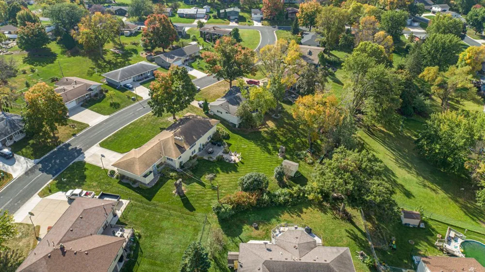 808 Hillcrest Drive Montgomery, MN 56069