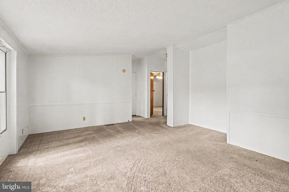 76 MIC NAN DRIVE Middletown, PA 17057
