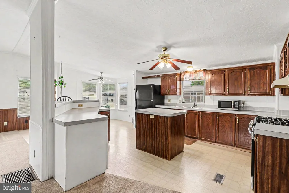 76 MIC NAN DRIVE Middletown, PA 17057