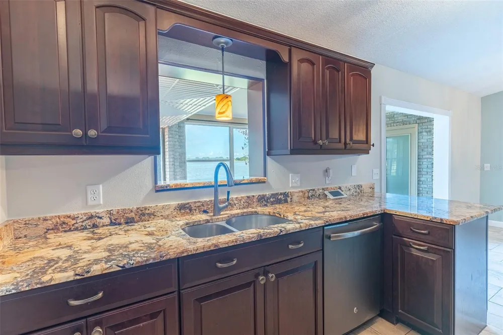 715 S LAKESIDE TERRACE Eagle Lake, FL 33839