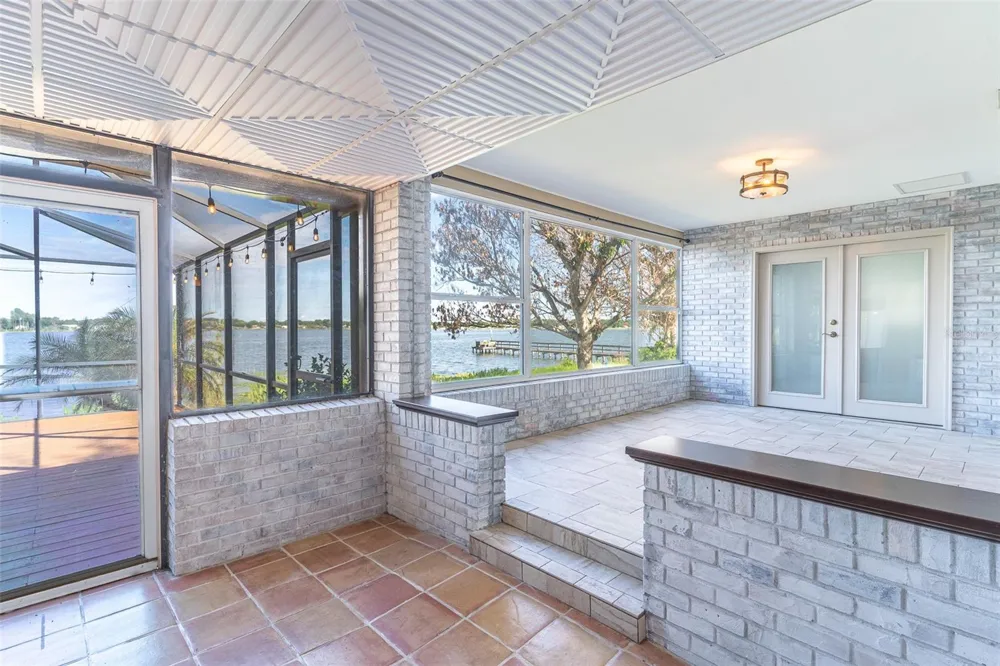 715 S LAKESIDE TERRACE Eagle Lake, FL 33839