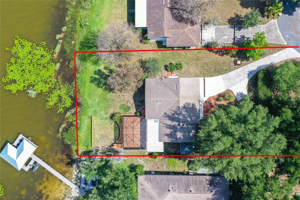 715 S LAKESIDE TERRACE Eagle Lake, FL 33839