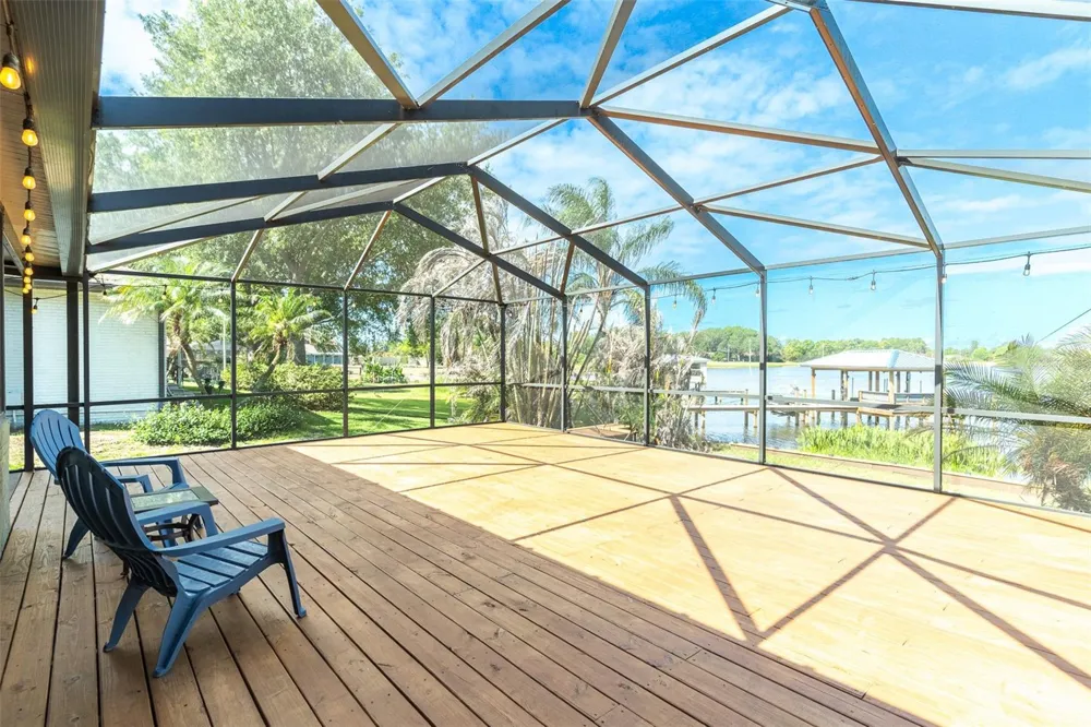 715 S LAKESIDE TERRACE Eagle Lake, FL 33839