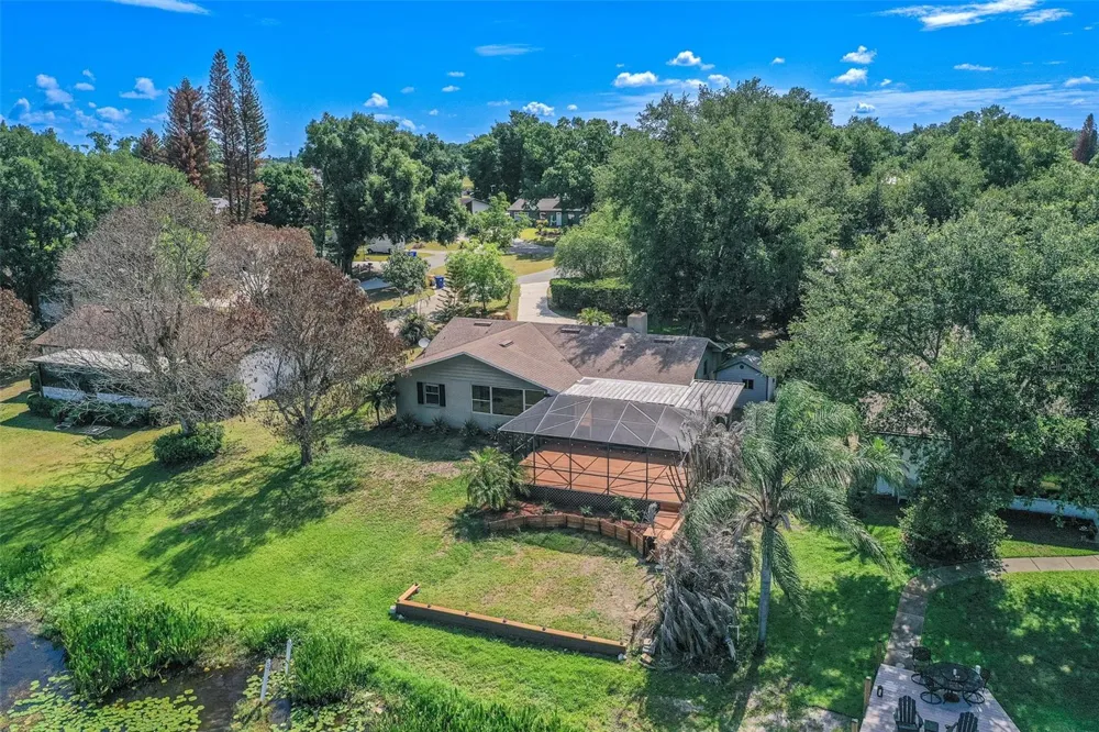 715 S LAKESIDE TERRACE Eagle Lake, FL 33839