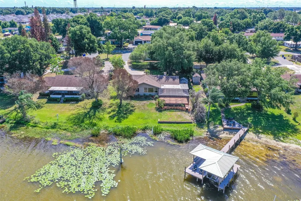 715 S LAKESIDE TERRACE Eagle Lake, FL 33839