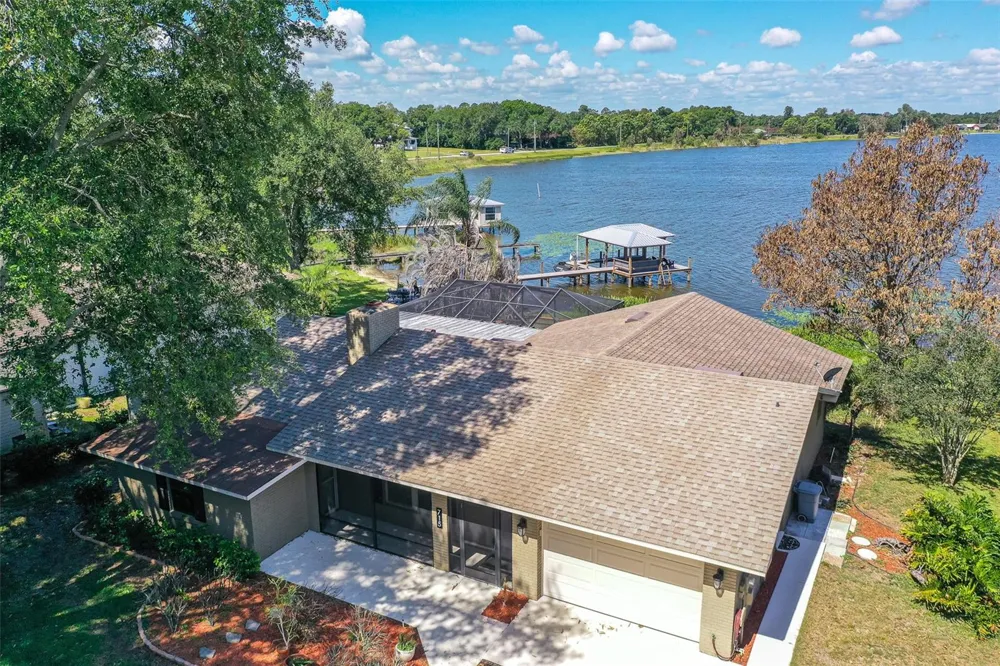 715 S LAKESIDE TERRACE Eagle Lake, FL 33839