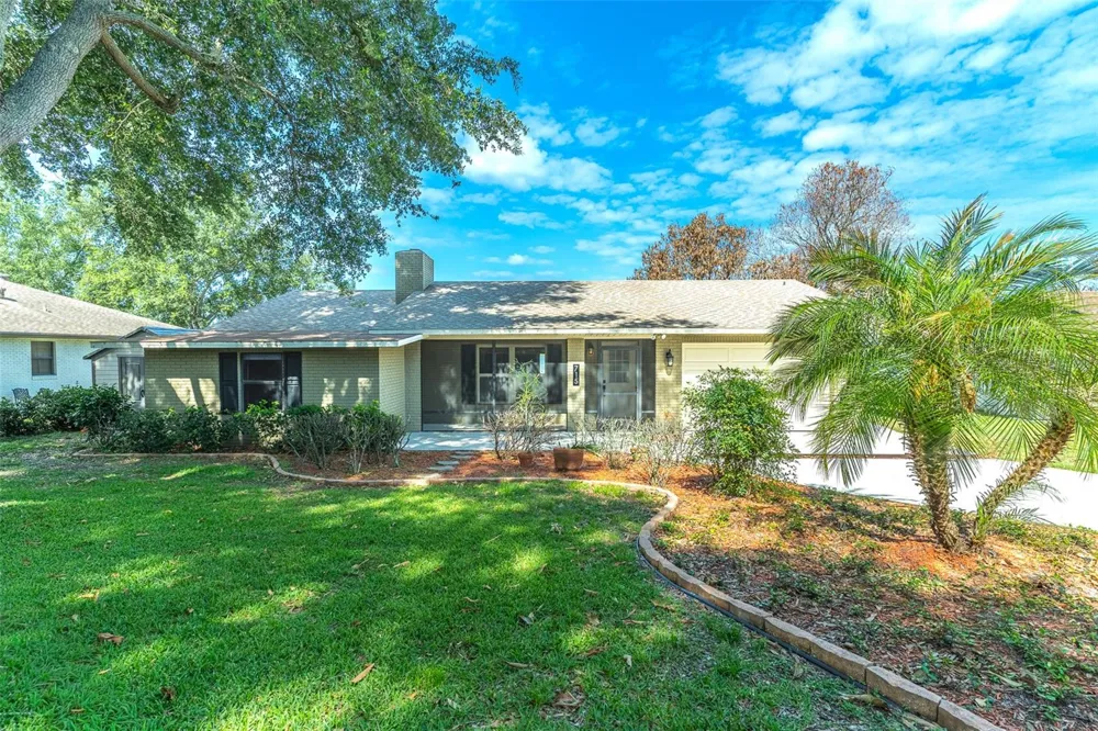715 S LAKESIDE TERRACE Eagle Lake, FL 33839