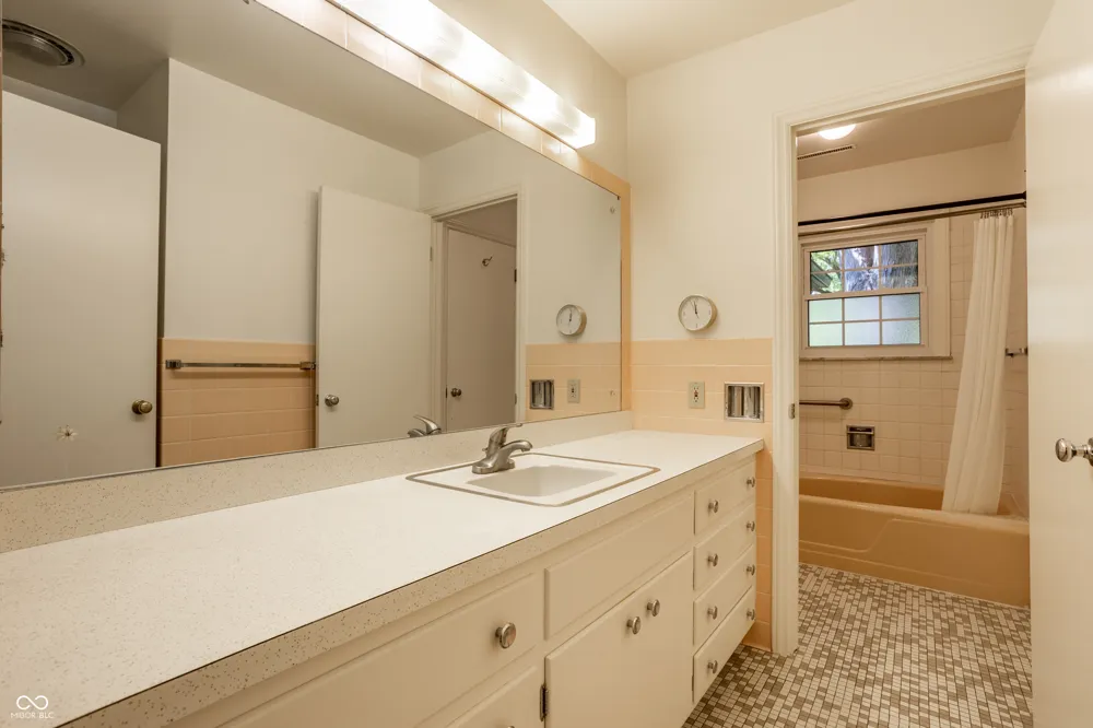 8530 Washington Boulevard Indianapolis, IN 46240