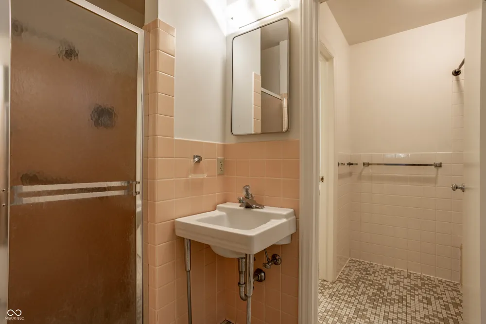 8530 Washington Boulevard Indianapolis, IN 46240