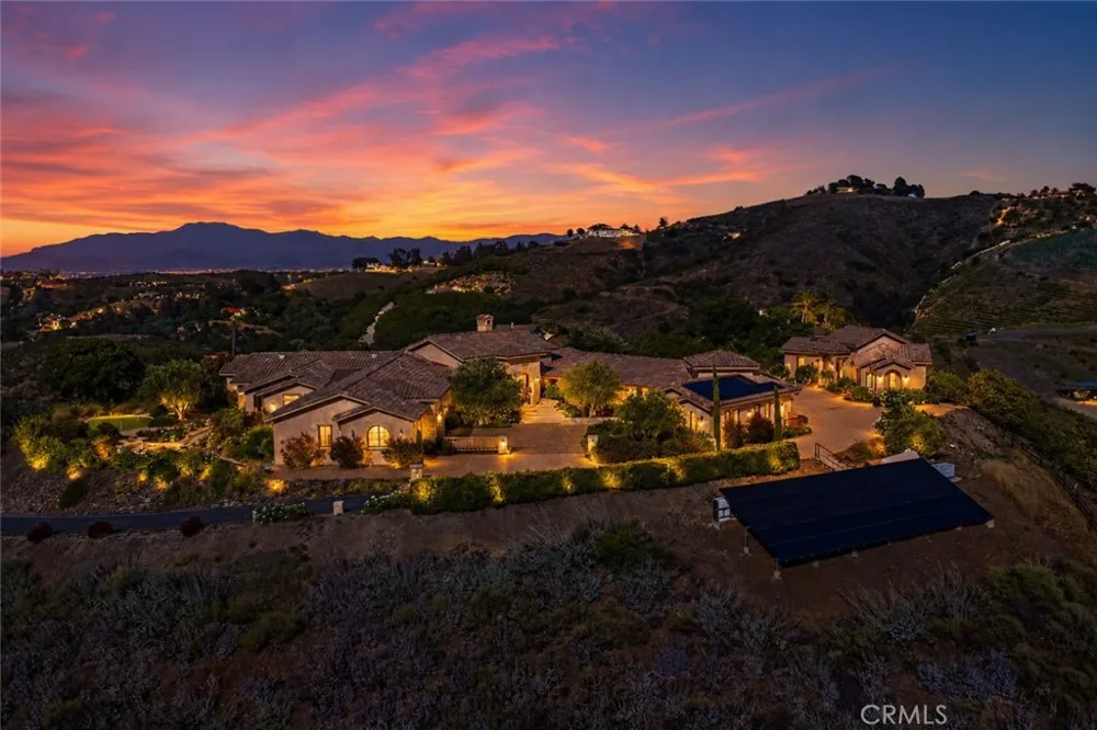 27050 Via Vanessa Temecula, CA 92590