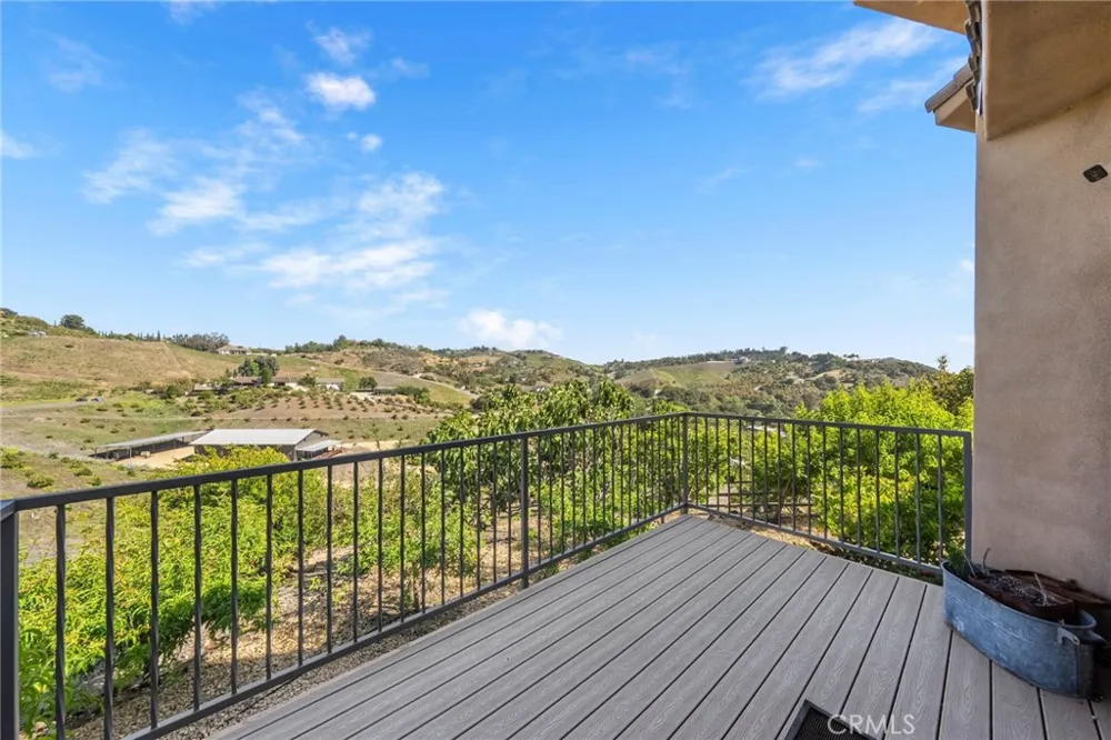 27050 Via Vanessa Temecula, CA 92590