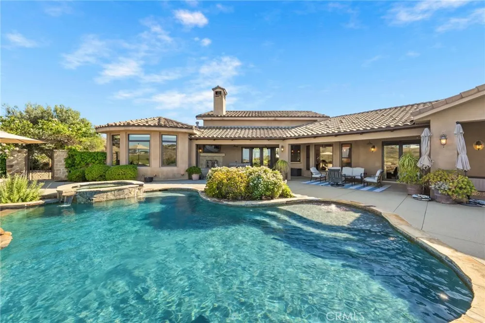 27050 Via Vanessa Temecula, CA 92590