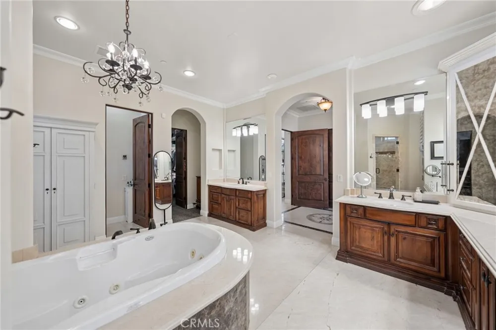 27050 Via Vanessa Temecula, CA 92590