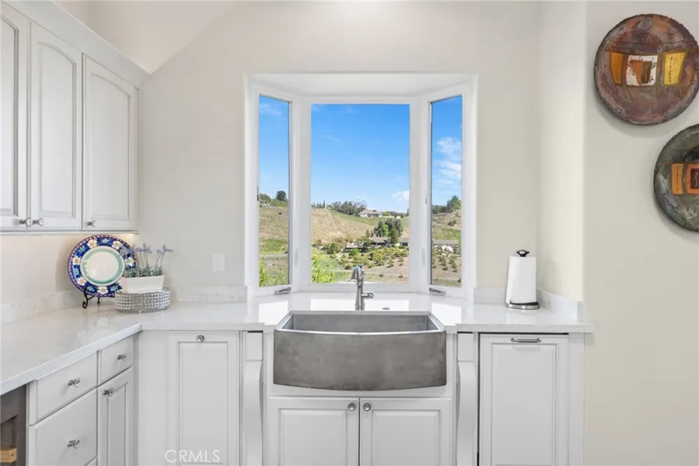 27050 Via Vanessa Temecula, CA 92590