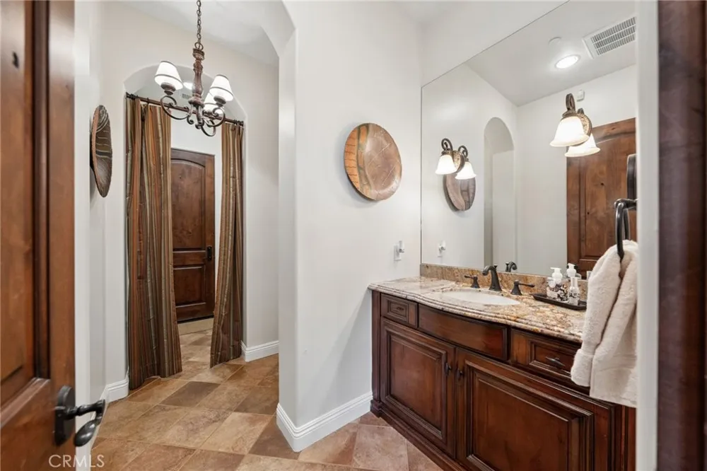 27050 Via Vanessa Temecula, CA 92590