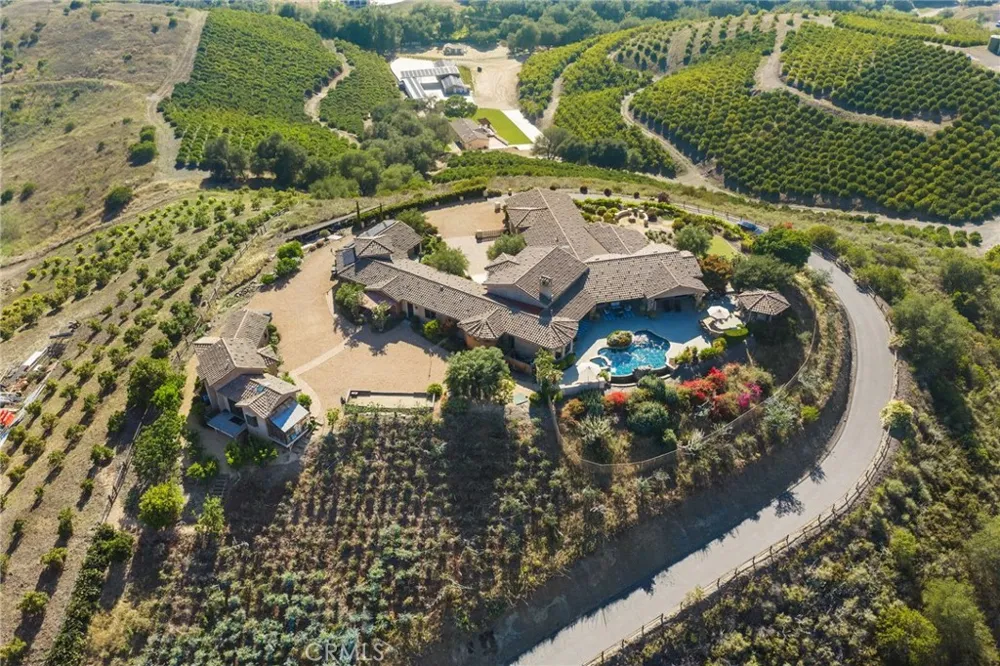 27050 Via Vanessa Temecula, CA 92590