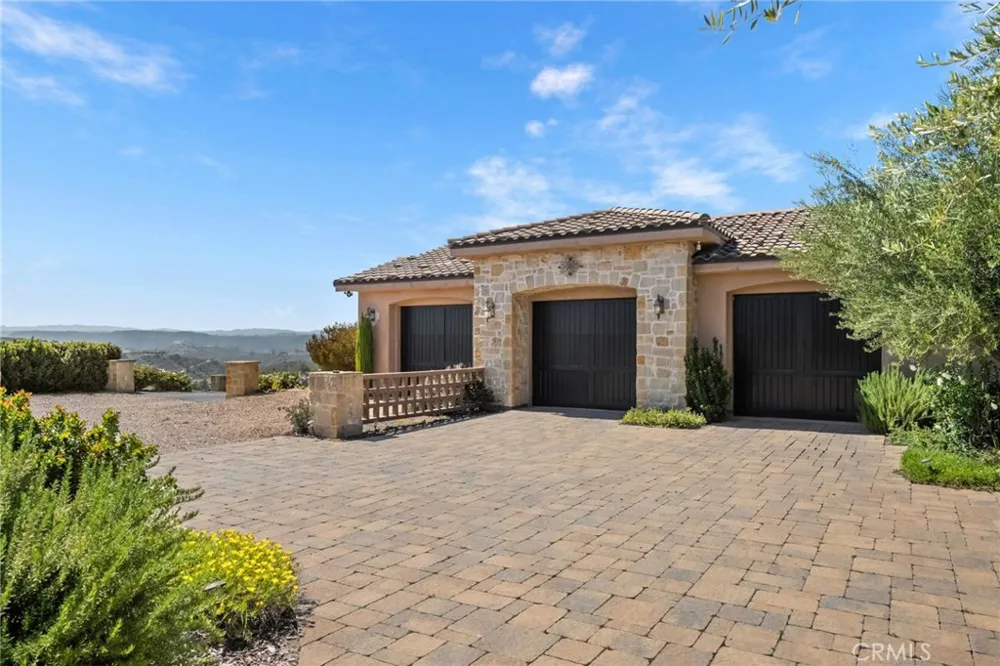 27050 Via Vanessa Temecula, CA 92590