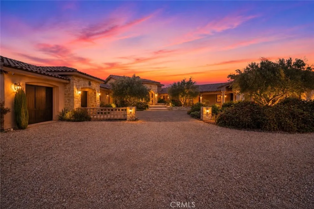 27050 Via Vanessa Temecula, CA 92590