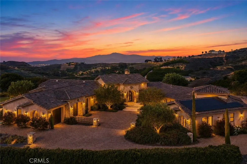 27050 Via Vanessa Temecula, CA 92590