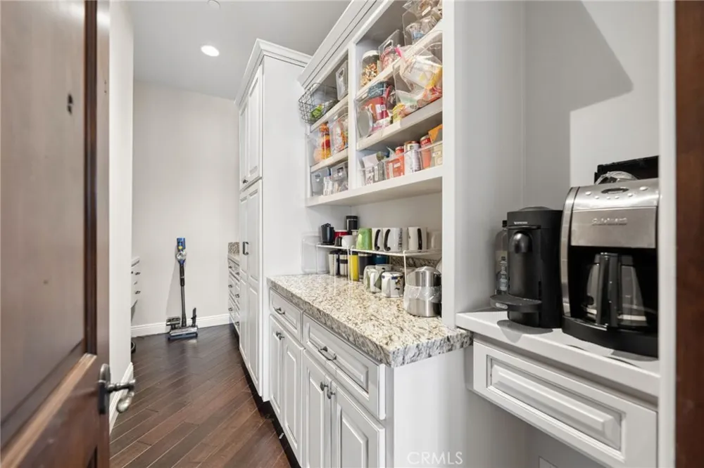 27050 Via Vanessa Temecula, CA 92590
