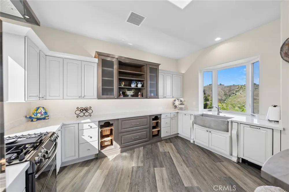 27050 Via Vanessa Temecula, CA 92590