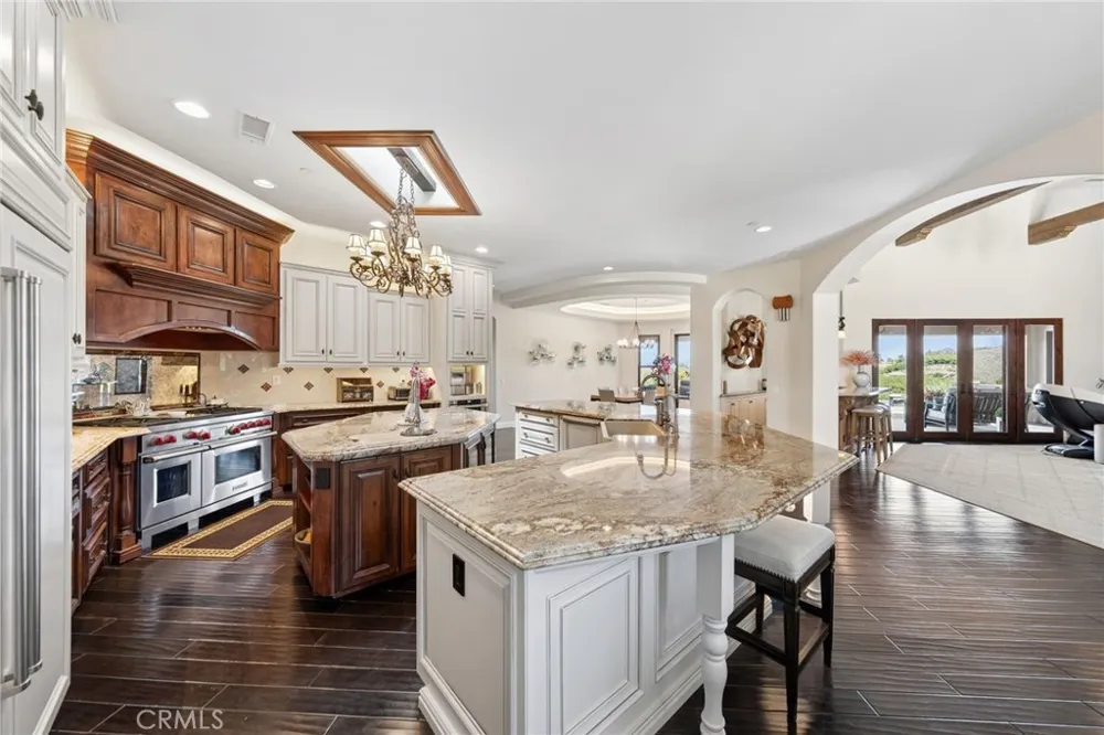 27050 Via Vanessa Temecula, CA 92590