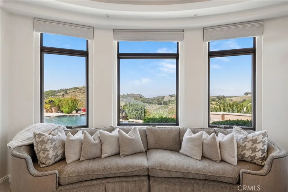 27050 Via Vanessa Temecula, CA 92590