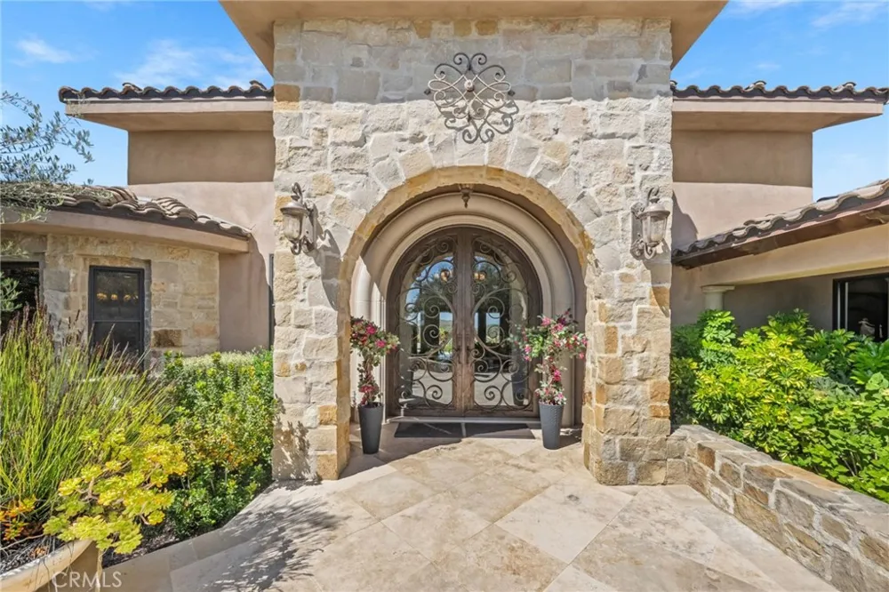 27050 Via Vanessa Temecula, CA 92590