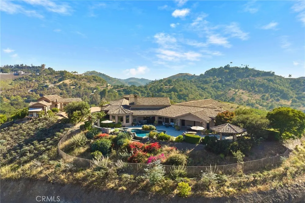 27050 Via Vanessa Temecula, CA 92590